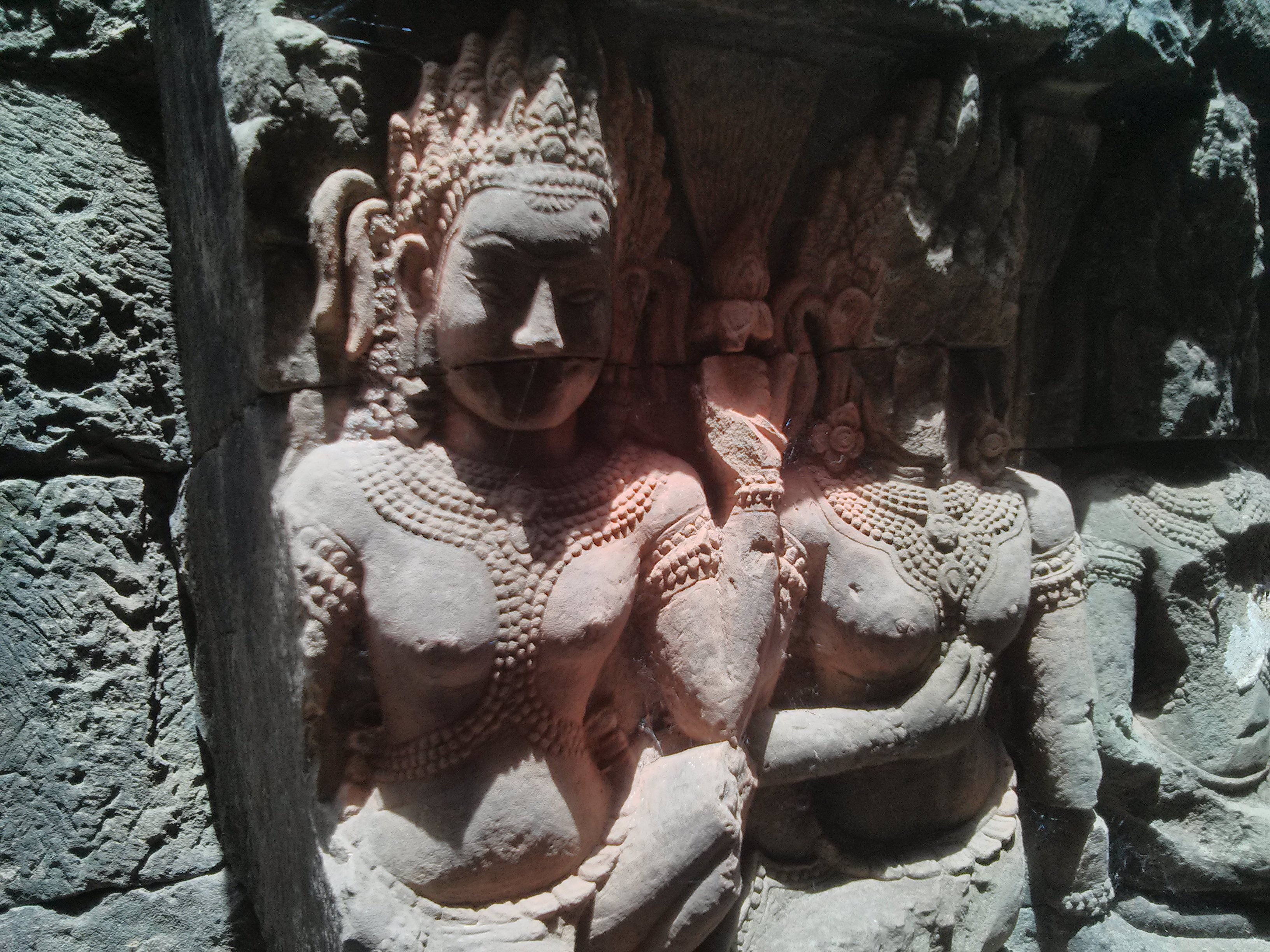 Women sculpture